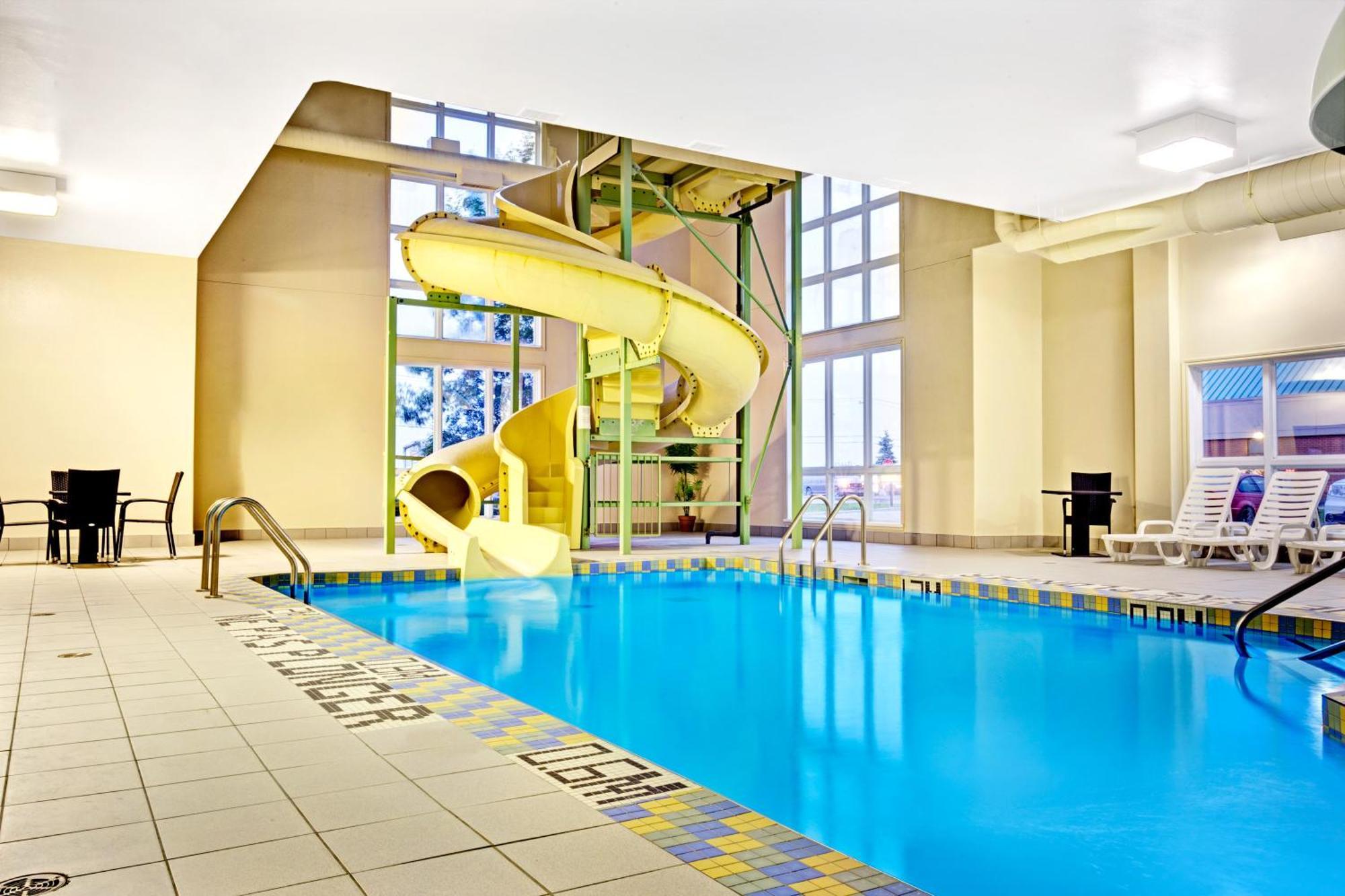 Hotel Super 8 By Wyndham St-Jerome Saint-Jérome Exteriér fotografie