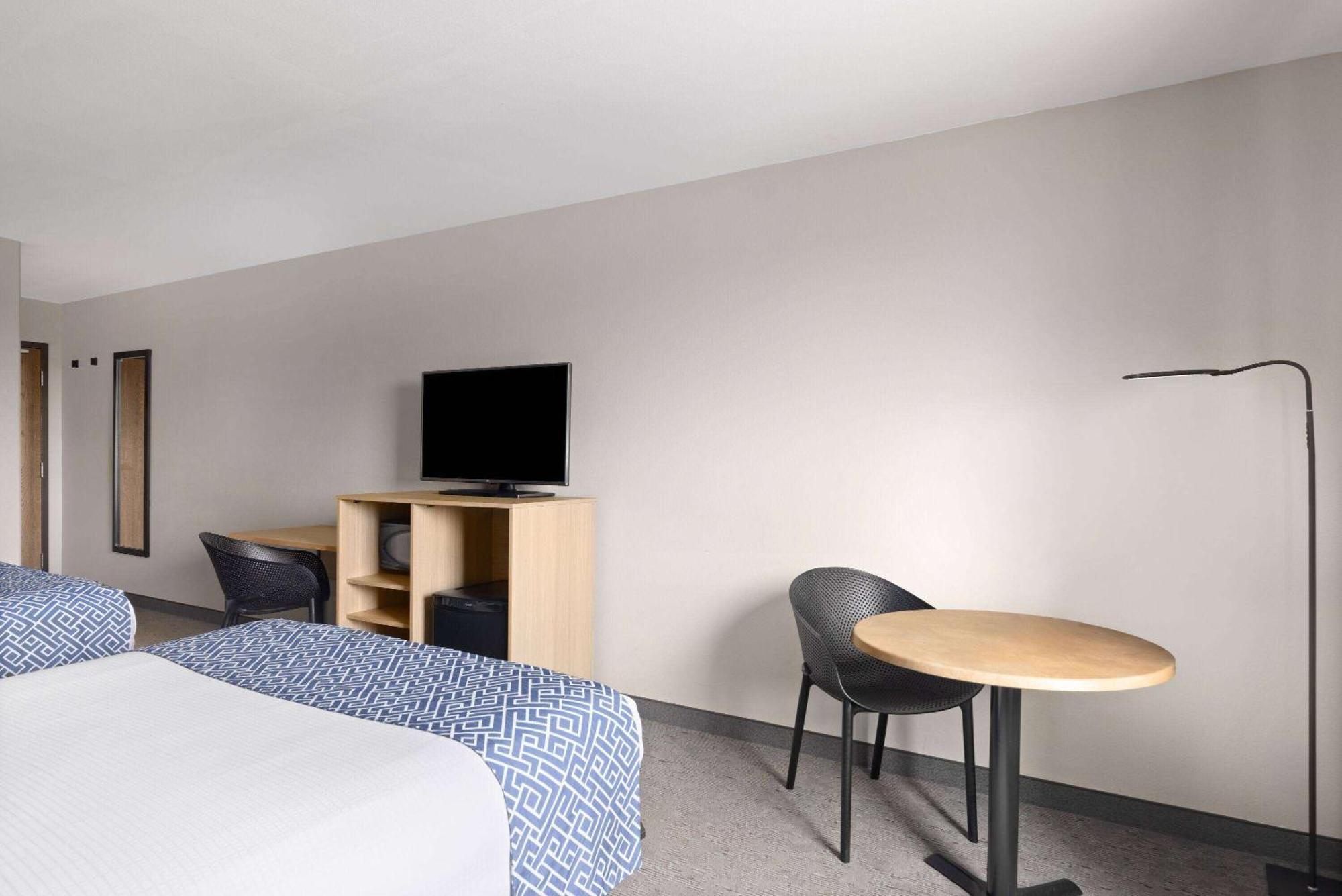 Hotel Super 8 By Wyndham St-Jerome Saint-Jérome Exteriér fotografie