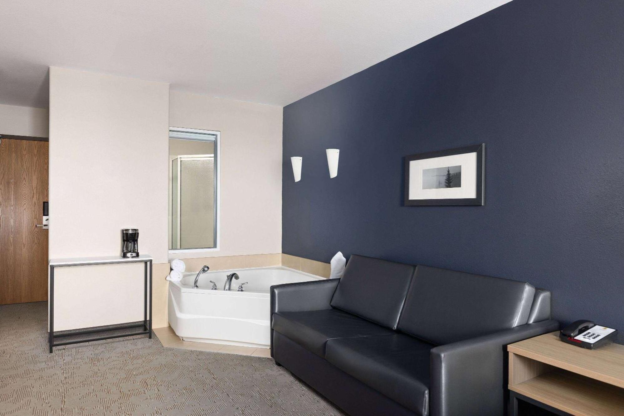 Hotel Super 8 By Wyndham St-Jerome Saint-Jérome Exteriér fotografie