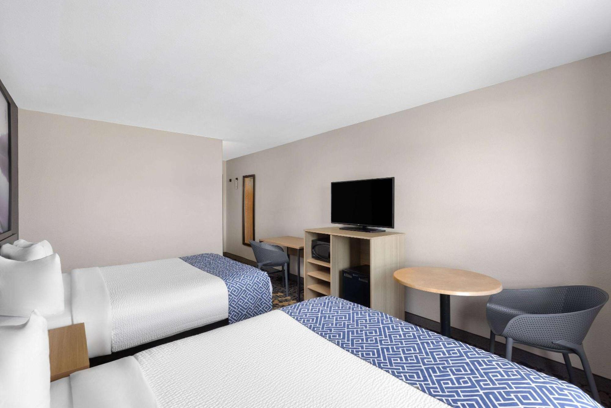 Hotel Super 8 By Wyndham St-Jerome Saint-Jérome Exteriér fotografie